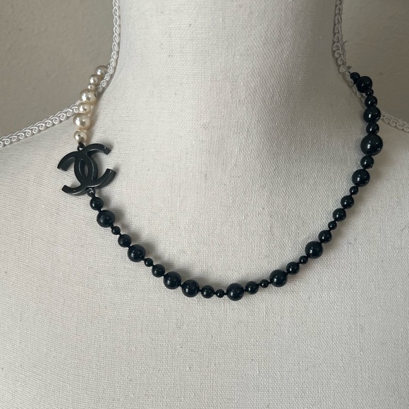 CHANEL Faux Pearl Black Bead CC Logo Collar Necklace - Picture 1 of 8